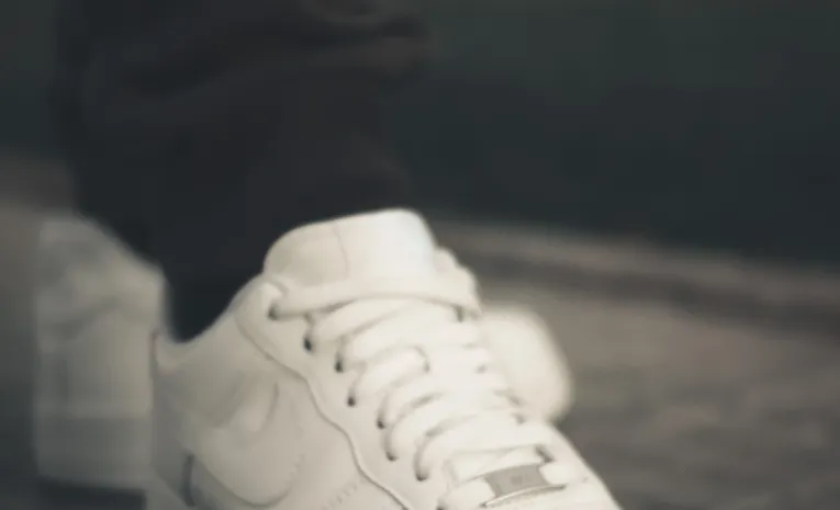 How to Clean White Sneakers: The Complete Guide